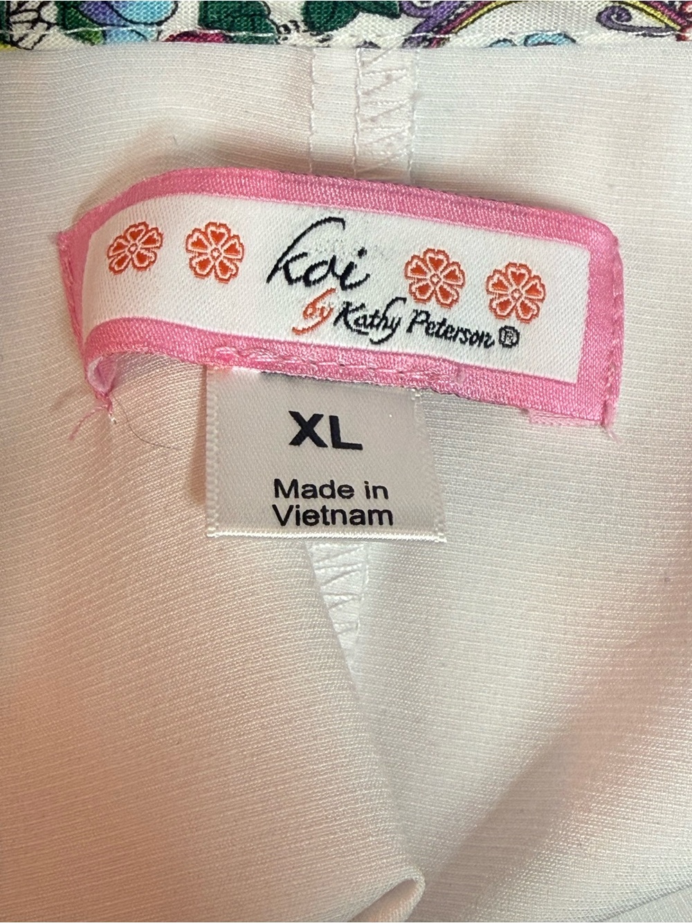 Koi Women’s Janice White Lab Coat Size XL - Picture 8 of 9